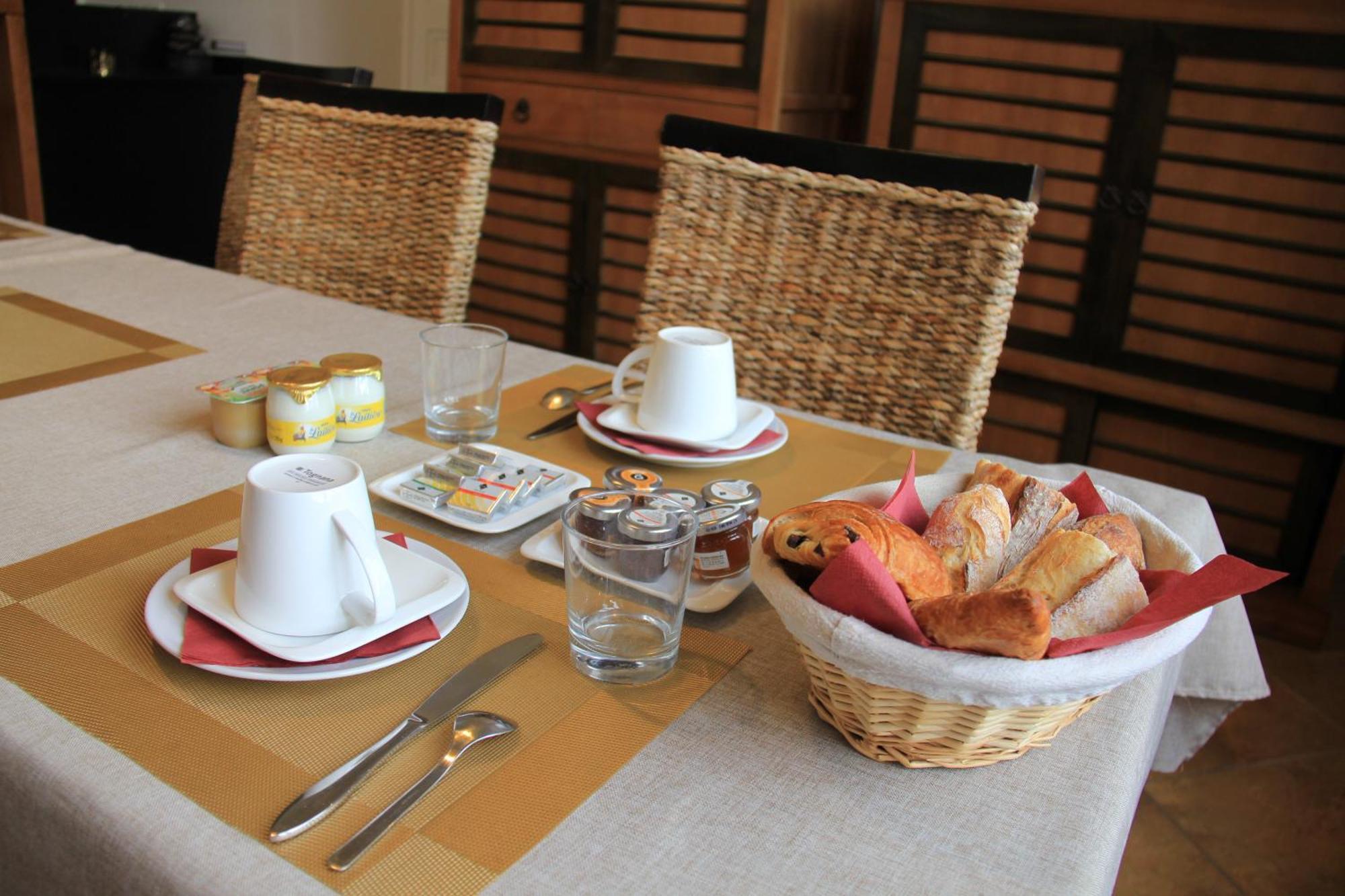 Domaine De La Tisnere Bed & Breakfast Gelos ภายนอก รูปภาพ